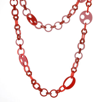 Resin chain necklace with large and small chain circles.